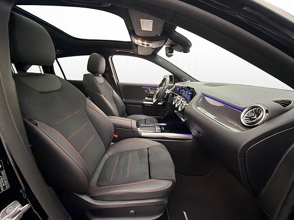 Mercedes-Benz GLA250 e 16 of 30