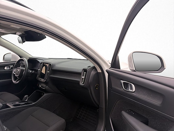 Volvo XC40 23 of 30