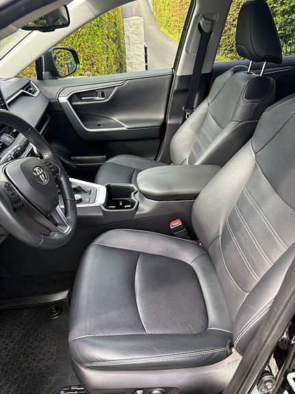 Toyota RAV4 6 of 6