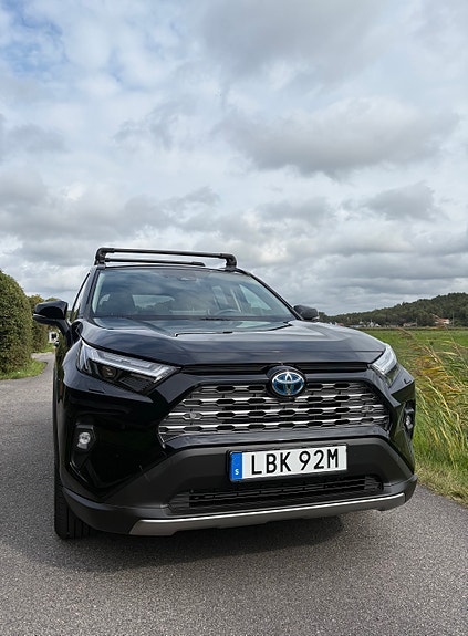Toyota RAV4 4 of 6
