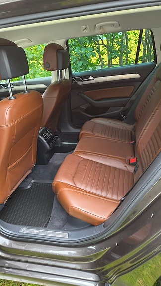Volkswagen Passat 7 of 10