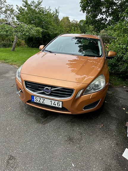 Volvo V60 3 of 5