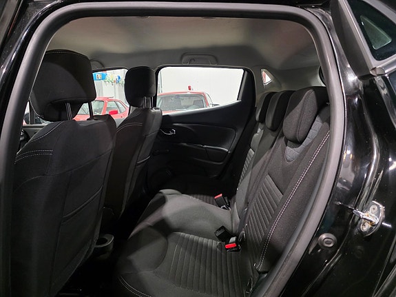 Renault Clio 11 of 17
