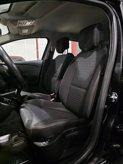 Renault Clio 7 of 17