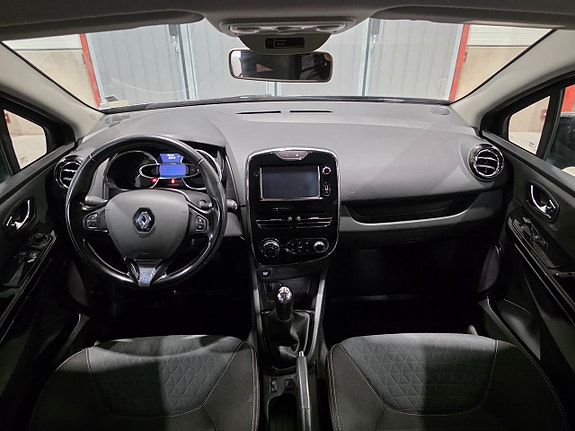 Renault Clio 13 of 17
