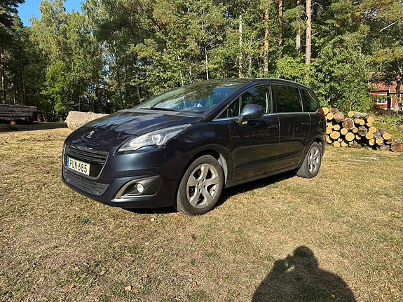 Peugeot 5008 3 of 8