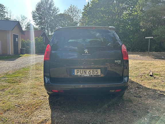 Peugeot 5008 5 of 8