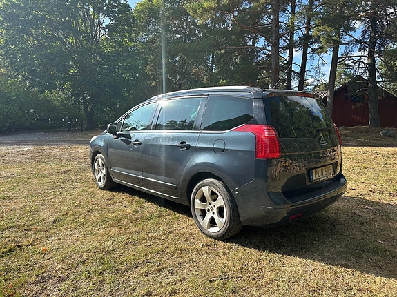 Peugeot 5008 4 of 8