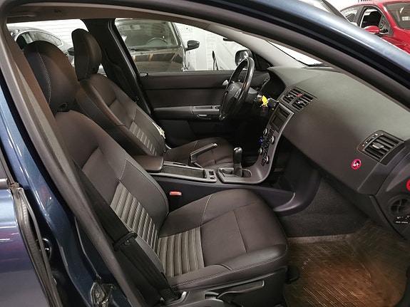 Volvo V50 10 of 16