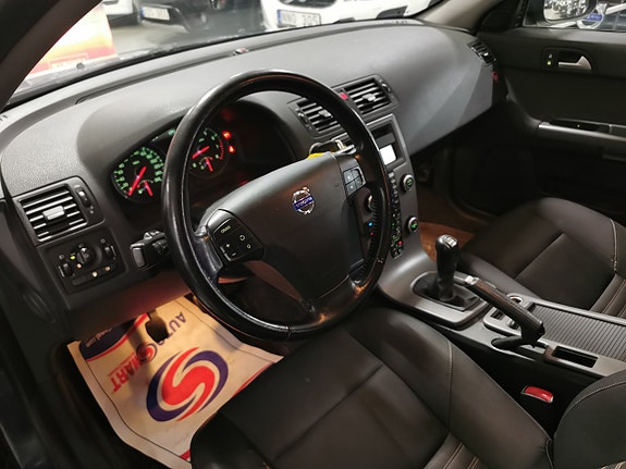 Volvo V50 7 of 16