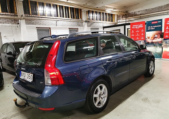 Volvo V50 3 of 16