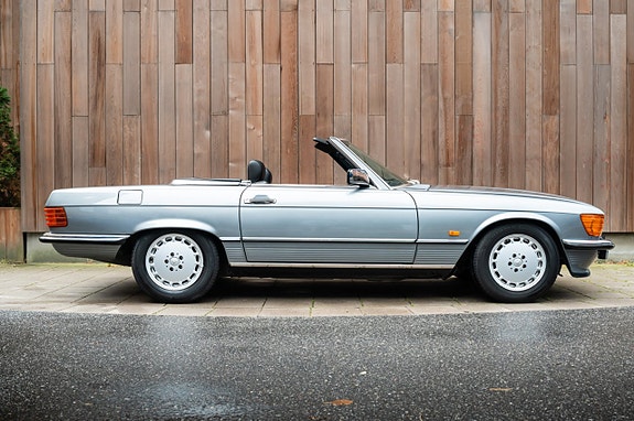 Mercedes-Benz 300 SL 17 of 30