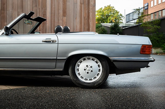 Mercedes-Benz 300 SL 9 of 30