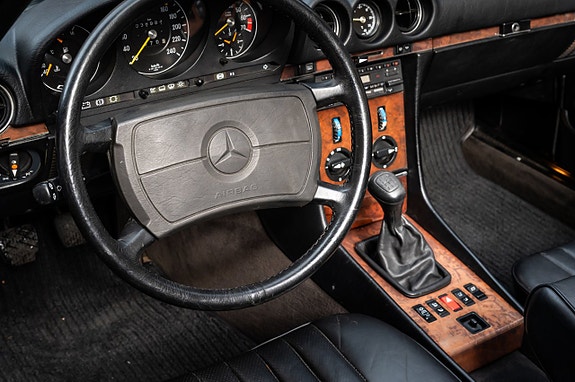 Mercedes-Benz 300 SL 25 of 30