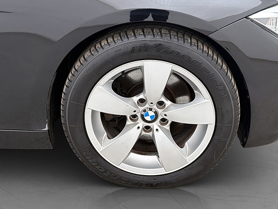 BMW 328i 30 of 30