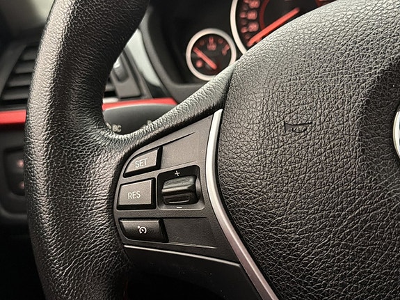 BMW 328i 16 of 30