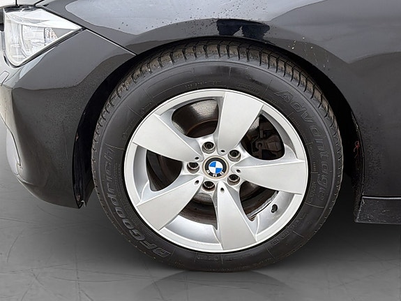 BMW 328i 27 of 30