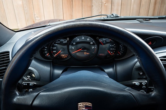 Porsche 911 24 of 30