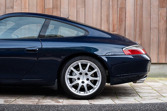 Porsche 911 8 of 30