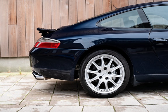 Porsche 911 15 of 30