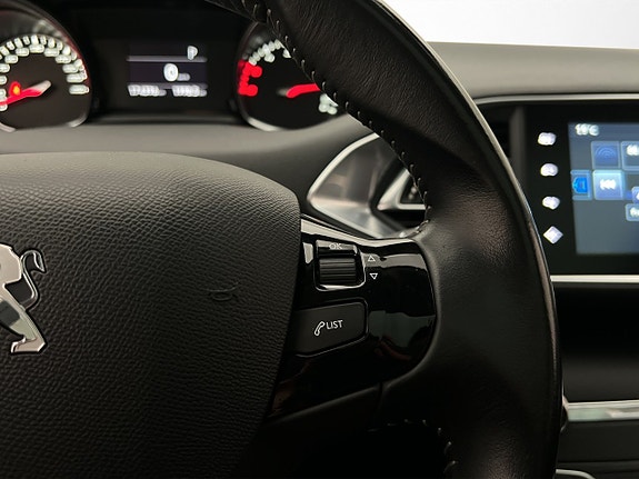 Peugeot 308 SW 21 of 30