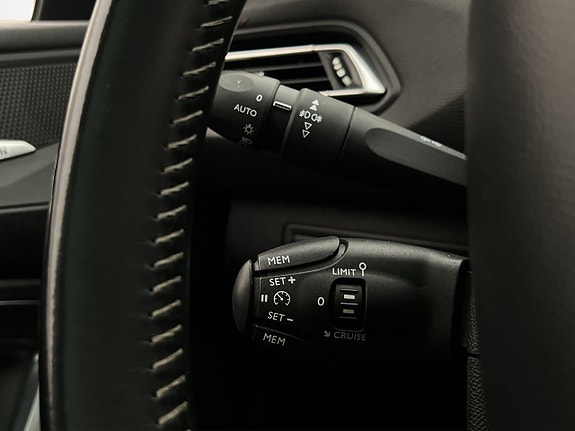 Peugeot 308 SW 19 of 30