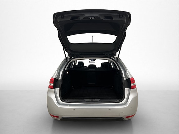 Peugeot 308 SW 28 of 30