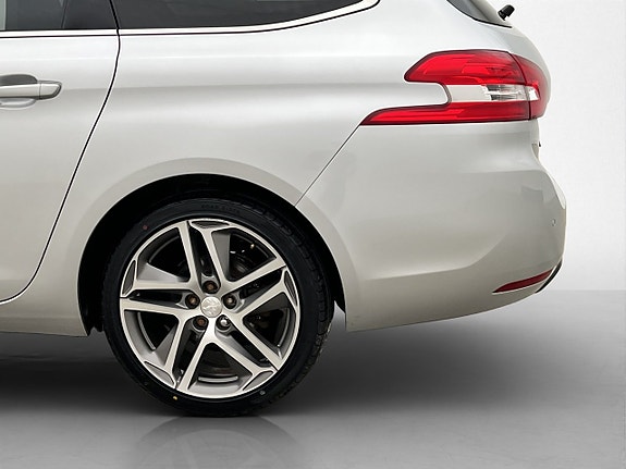 Peugeot 308 SW 30 of 30