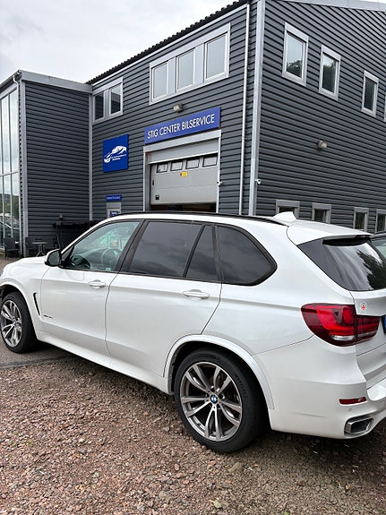 BMW X5 4 of 4