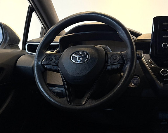 Toyota Corolla 13 of 16