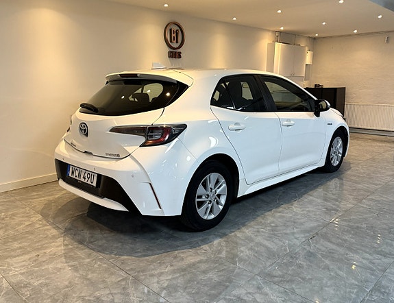 Toyota Corolla 4 of 16