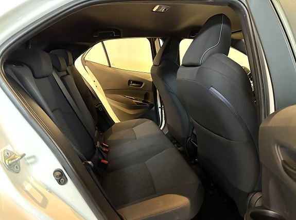 Toyota Corolla 8 of 16