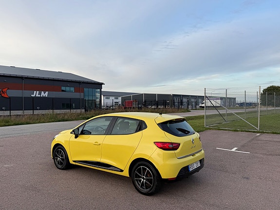 Renault Clio 2 of 10