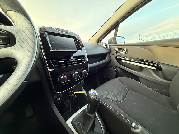 Renault Clio 9 of 10