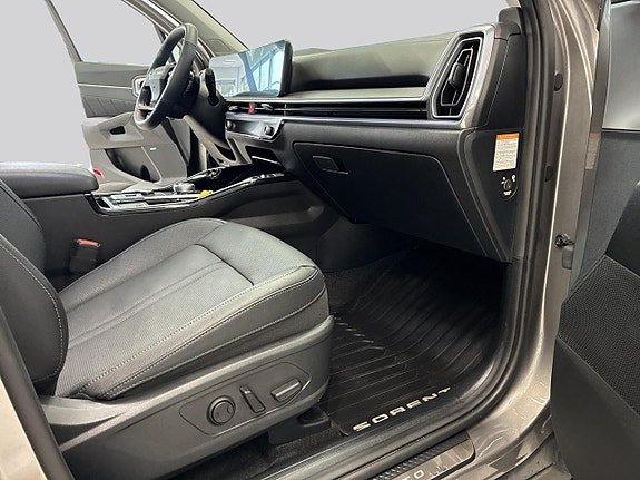 Kia Sorento 10 of 30