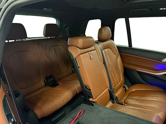 BMW X7 10 of 17