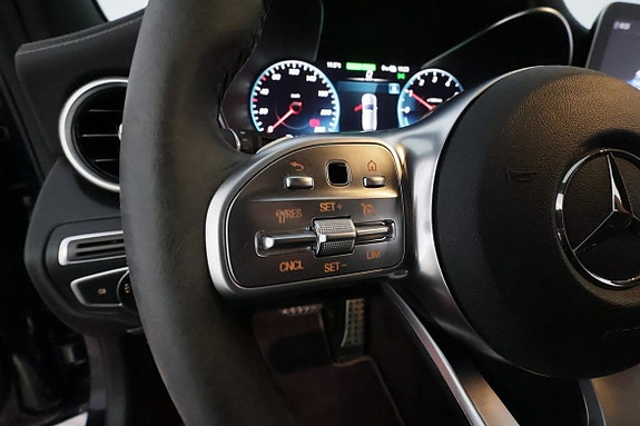 Mercedes-Benz C300 18 of 30