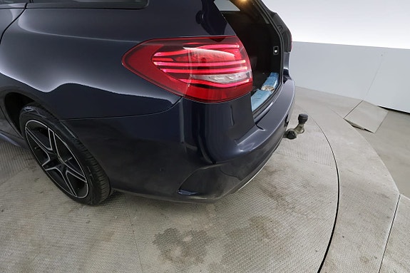 Mercedes-Benz C300 7 of 30