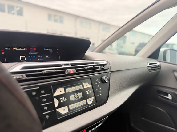 Citroen Grand C4 Picasso 7 of 8