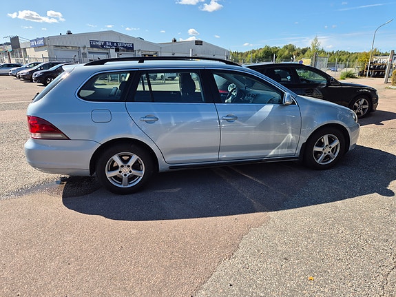 Volkswagen Golf VI 4 of 6