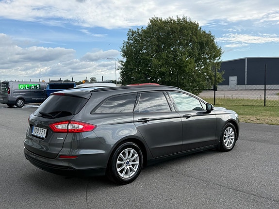 Ford Mondeo 3 of 9