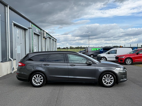 Ford Mondeo 2 of 9