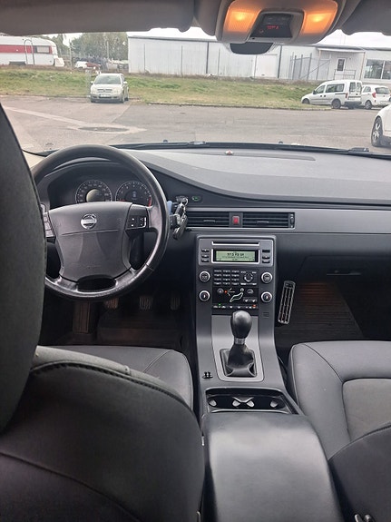 Volvo V70 5 of 9