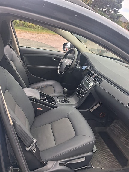 Volvo V70 6 of 9
