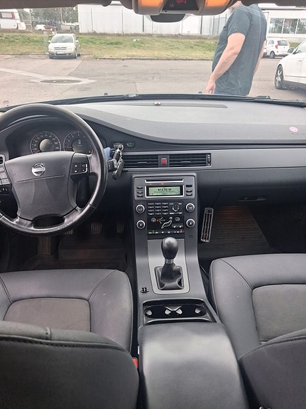 Volvo V70 4 of 9