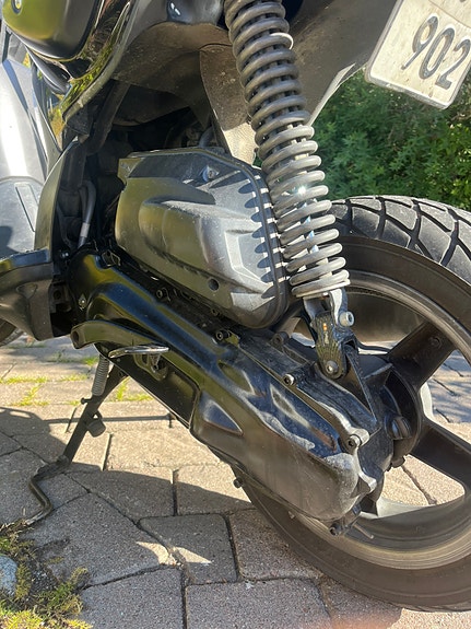 Yamaha Slider 4 of 5
