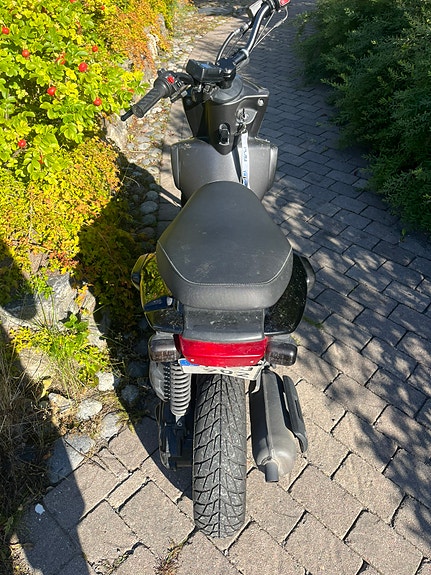 Yamaha Slider 3 of 5