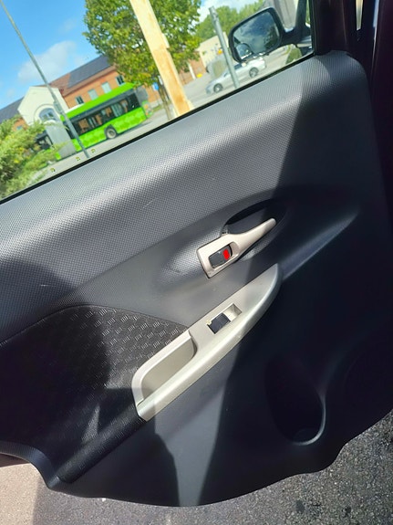 Toyota Urban Cruiser 7 of 15