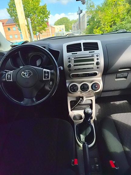 Toyota Urban Cruiser 5 of 15