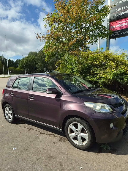 Toyota Urban Cruiser 2 of 15